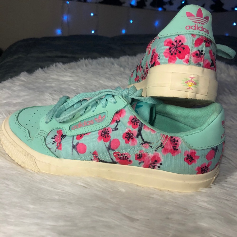 Women’s Adidas Arizona Tea Shoes